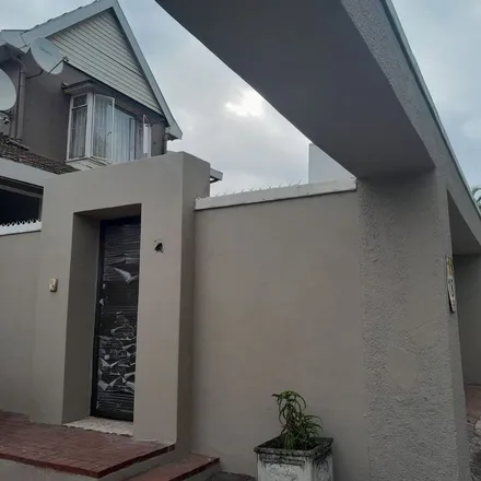 Rent this 3 bed apartment on Arran Road in Morningside, Durban