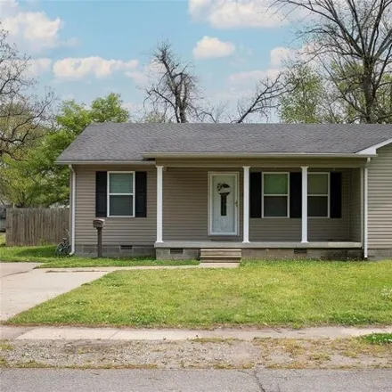 Buy this 3 bed house on 641 North Martin Avenue in East Prairie, Mississippi County