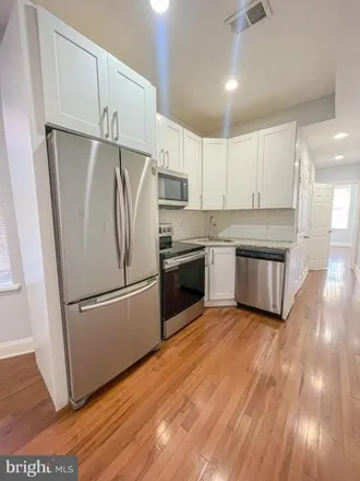 Rent this 3 bed house on Girard Avenue & 42nd Street in West Girard Avenue, Philadelphia