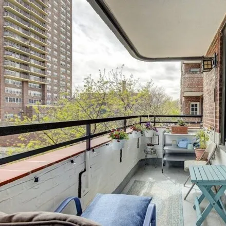 Buy this studio apartment on 123-35 82nd Road in New York, NY 11415
