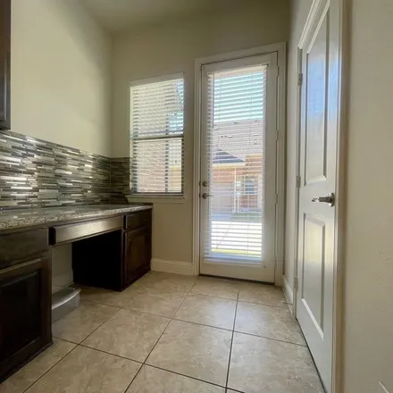 Image 8 - 4667 Rhett Lane, Carrollton, TX 75010, USA - Townhouse for rent