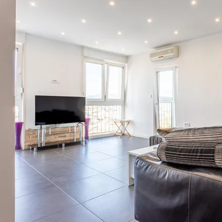 Buy this 2 bed apartment on Konzum in Mosećka, 21110 Split