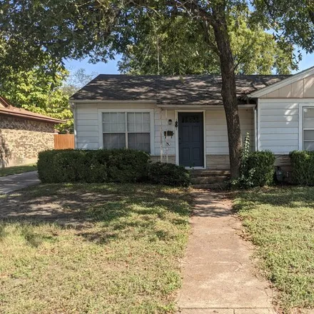 Rent this 3 bed house on 1001 S 49th St
