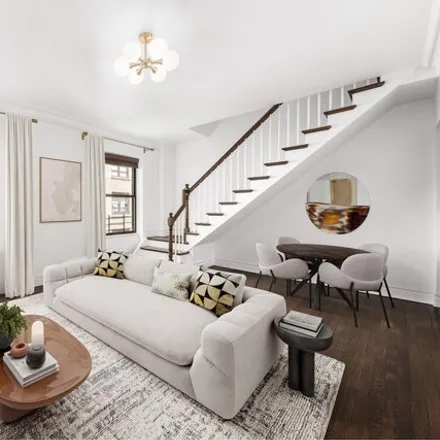 Image 2 - 135 W 58th St Unit 4C5C, New York, 10019 - Townhouse for sale