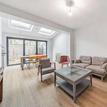 Rent this 2 bed apartment on Odger Street in London, SW11 5AF
