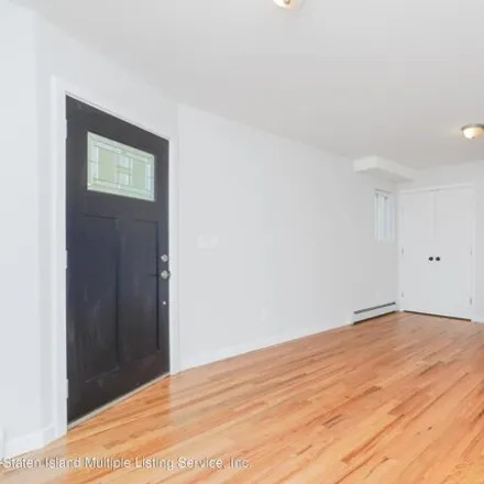 Image 7 - 880 Delafield Avenue, New York, NY 10310, USA - House for sale