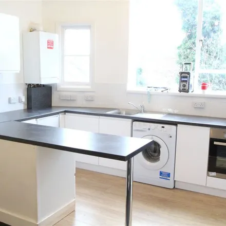 Rent this 1 bed apartment on Becontree Avenue in London, RM8 2TL