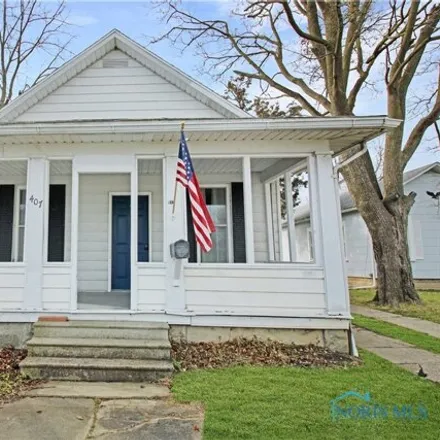 Buy this 3 bed house on 423 Fremont Road in Port Clinton, OH 43452