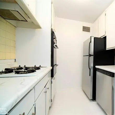 Image 3 - 118 EAST 60TH STREET 32F in New York - Apartment for sale