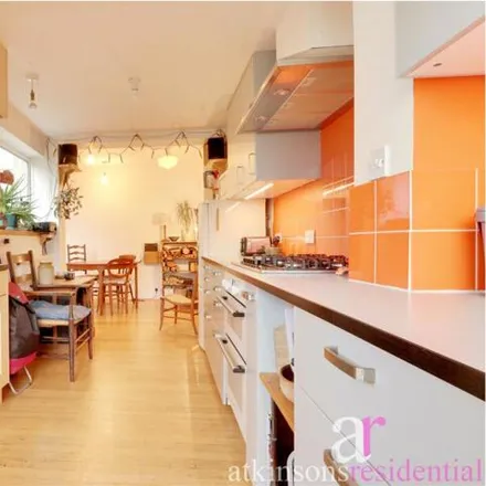 Image 5 - Goat Lane, Carterhatch, London, EN1 4TZ, United Kingdom - Townhouse for sale