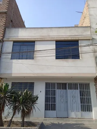 Buy this 7 bed apartment on Jirón Paris in San Juan de Lurigancho, Lima Metropolitan Area 15423