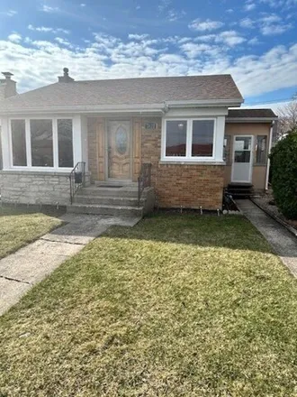 Buy this 2 bed house on 7619 West Montrose Avenue in Norridge, IL 60706