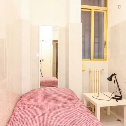 Rent this 6 bed room on La Vita e Bella in Carrer d'En Llop, 4