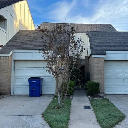 Buy this 4 bed townhouse on 1855 Veranda Drive in Brazoria County, TX 77486