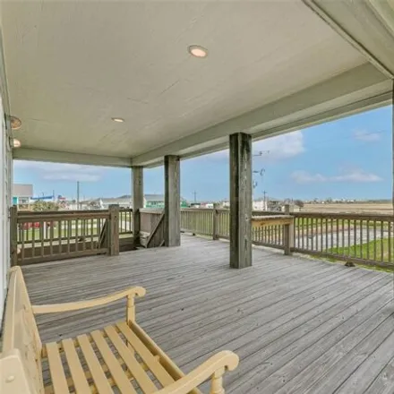 Buy this 2 bed house on 895 West Lane in Galveston County, TX 77650