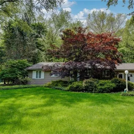 Buy this 3 bed house on 17 Little Brook Drive in Pittsford, Monroe County