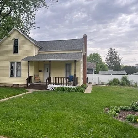 Buy this 3 bed house on 802 East 6th Street in Sterling, IL 61081