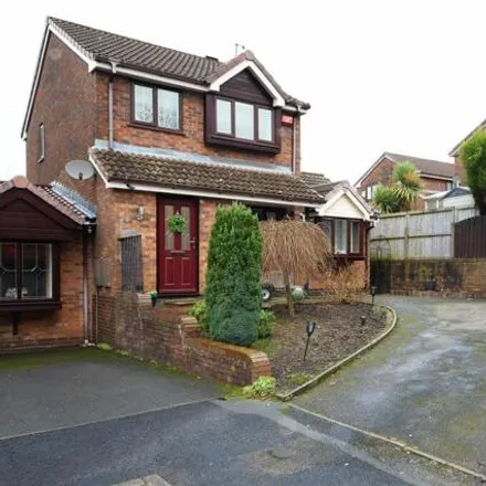 Buy this 3 bed duplex on Rushmere in Stalybridge, OL6 9EB