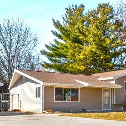 Buy this 3 bed house on Greenville Drive in Greenville, Outagamie County