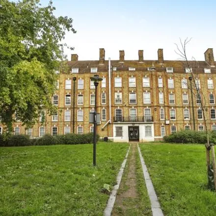 Buy this 3 bed apartment on Goldsmith Road in London, SE15 5ST