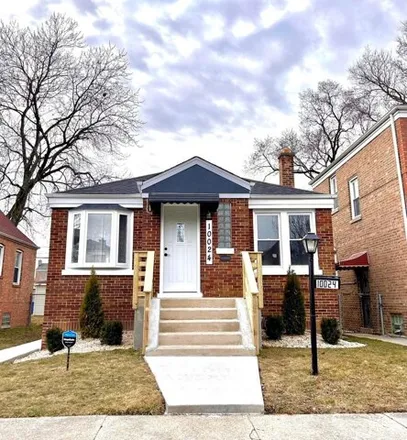 Buy this 3 bed house on 10024 South Eberhart Avenue in Chicago, IL 60628