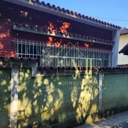 Buy this 6 bed house on Rua Frederico Kronemberger in Mosela, Petrópolis - RJ
