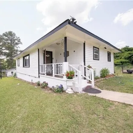 Buy this 2 bed house on 185 County Road 223 in Lee County, AL 36877