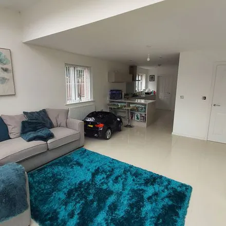 Rent this 5 bed apartment on Woodlands Road in Worsley, M28 2QG