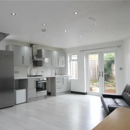 Image 2 - Barnehurst Avenue, London, DA7 6QD, United Kingdom - House for rent