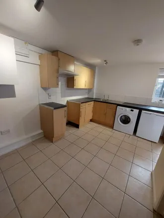 Image 2 - Sprowston Road, Norwich, NR3 4QH, United Kingdom - Apartment for rent