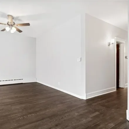 Image 7 - 1823 West Greenleaf Avenue, Chicago, IL 60645, USA - Apartment for rent