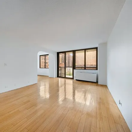 Image 2 - 300 EAST 54TH STREET 7K in New York - Apartment for sale