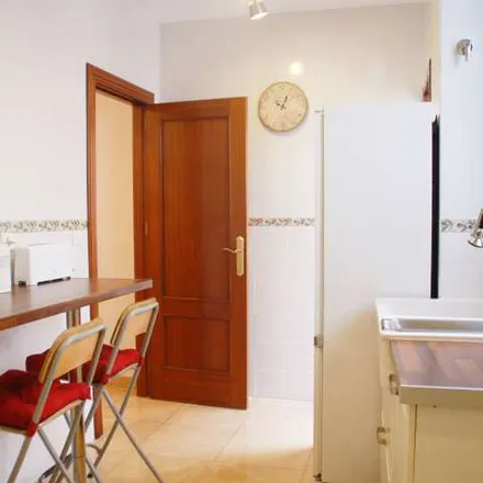 Rent this 1 bed apartment on Centro Óptico Puentezuelas in Calle Puentezuelas, 26