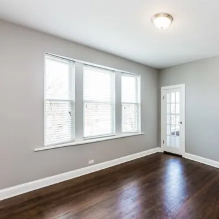 Image 4 - 3901-3907 West Belden Avenue, Chicago, IL 60647, USA - House for rent