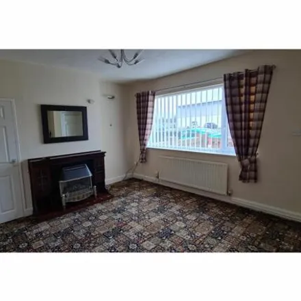 Image 2 - Jesmond Gardens, Hartlepool, TS24 8JX, United Kingdom - Townhouse for sale