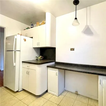 Image 6 - 2680 East 19th Street, New York, NY 11235, USA - Condo for sale