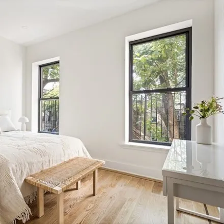 Image 7 - 917 Saint Marks Avenue, New York, NY 11213, USA - Townhouse for rent