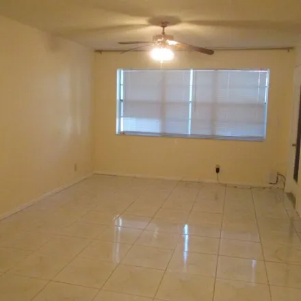 Image 4 - 346 Lake Frances Drive, Golden Lakes, Palm Beach County, FL 33411, USA - Condo for rent