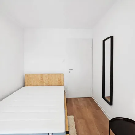 Rent this 3 bed apartment on Smart Quadrat in Waagner-Biro-Straße, 8020 Graz