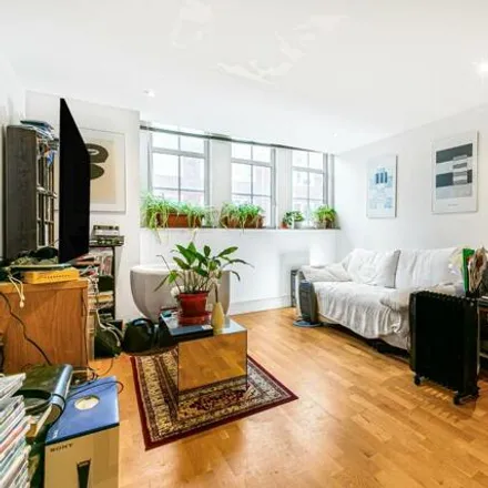 Image 3 - Seigfried Sassoon MC, Bennett's Yard, Westminster, London, SW1P 3DS, United Kingdom - Room for rent