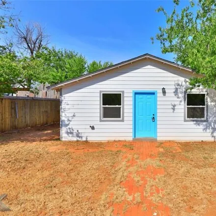 Buy this 3 bed house on 723 South 14th Street in Abilene, TX 79602