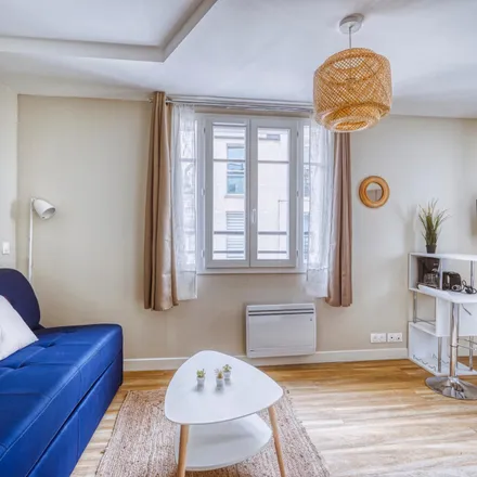 Rent this studio apartment on 5 Passage des Arts in 75014 Paris, France