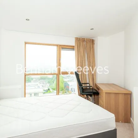Image 4 - Pinnacle House, Boulevard Drive, London, NW9 5HF, United Kingdom - Apartment for rent