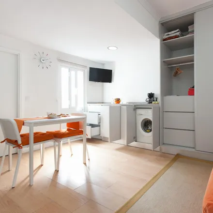 Rent this 1 bed apartment on Rua do Alto da Fontinha in 4000-121 Porto, Portugal