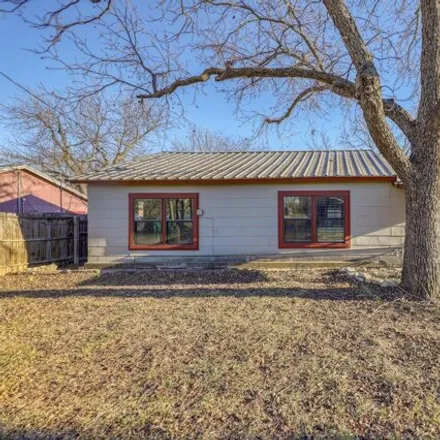 Rent this 2 bed house on 400 South Lee Avenue in Stephenville, TX 76401