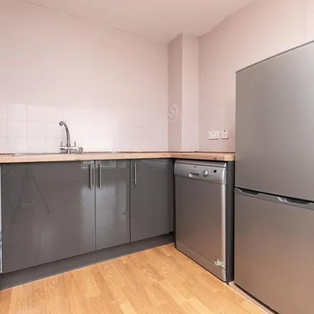 Rent this 2 bed apartment on Hilton Gardens in Glasgow, G13 1DB