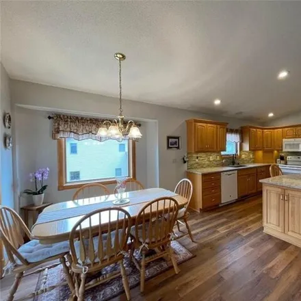 Image 2 - 451 August Hills Drive, La Crescent, MN 55947, USA - House for sale