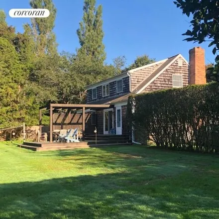 Rent this 3 bed house on 166 Hog Creek Road in East Hampton, Springs