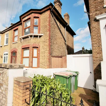 Image 2 - 67 Cecil Road, London, E13 0LT, United Kingdom - Duplex for rent