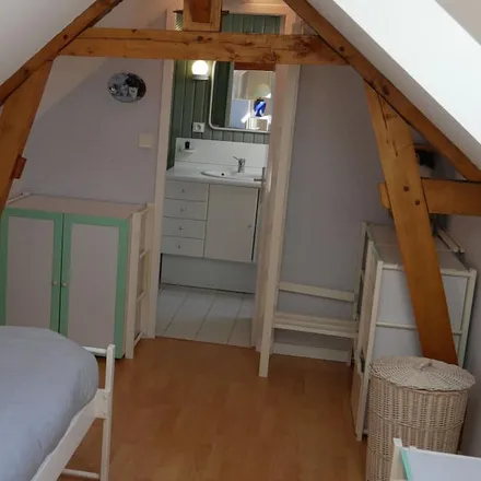 Rent this 3 bed apartment on Meung-sur-Loire in Cour de la Gare, Rue de la Gare